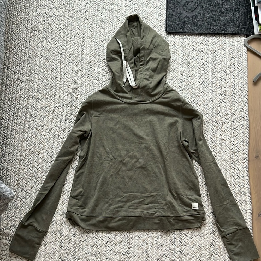 Vuori Halo Essential Hoodie in XS